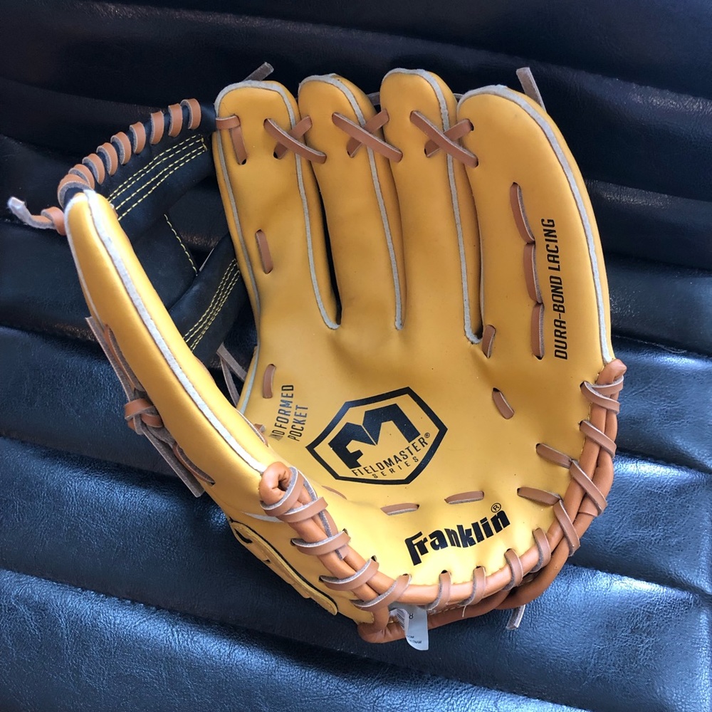 Softball glove 🥎